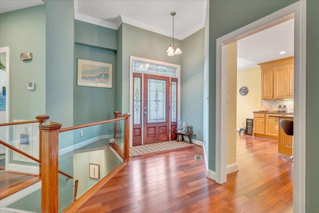 1914 Buccaneer RD, Moneta, VA 24121