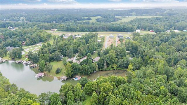 1914 Buccaneer RD, Moneta, VA 24121