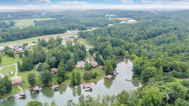 1914 Buccaneer RD, Moneta, VA 24121