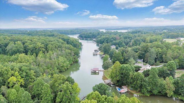 1914 Buccaneer RD, Moneta, VA 24121