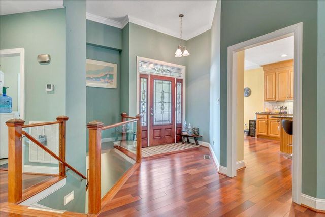 1914 Buccaneer RD, Moneta, VA 24121