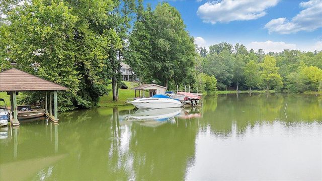 1914 Buccaneer RD, Moneta, VA 24121