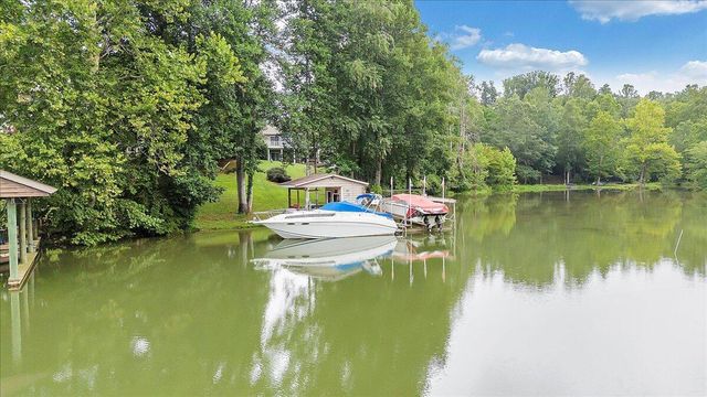 1914 Buccaneer RD, Moneta, VA 24121