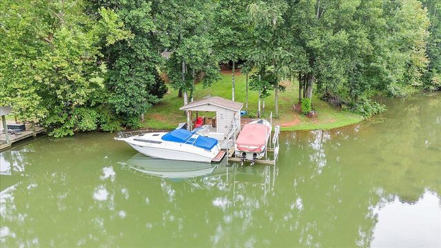 1914 Buccaneer RD, Moneta, VA 24121