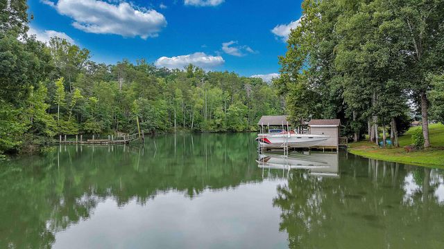 1914 Buccaneer RD, Moneta, VA 24121