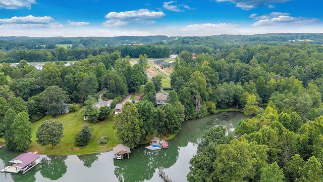 1914 Buccaneer RD, Moneta, VA 24121