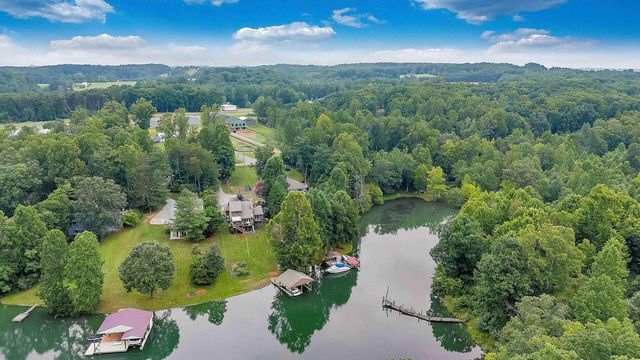 1914 Buccaneer RD, Moneta, VA 24121