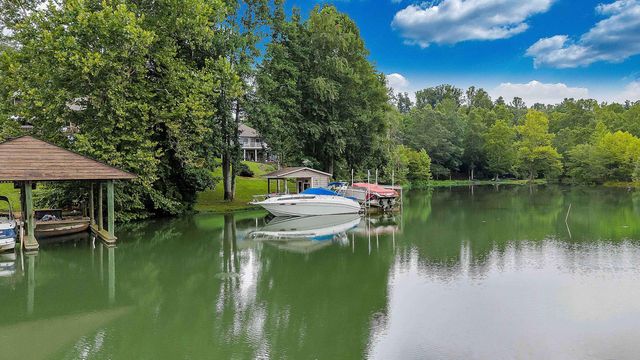 1914 Buccaneer RD, Moneta, VA 24121