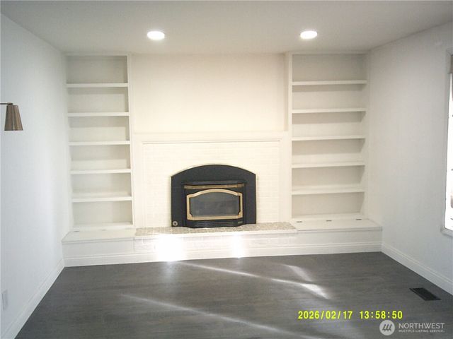 1550 NE 8th Avenue, Oak Harbor, WA 98277