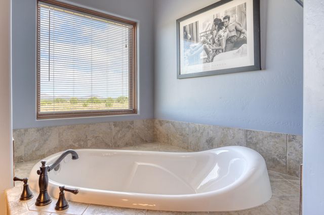 337 Scholle Road, Mountainair, NM 87036