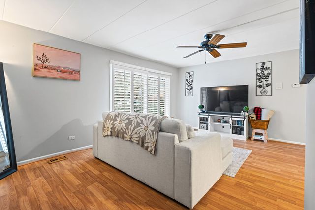 10831 S Keating Avenue 1NW, Oak Lawn, IL 60453