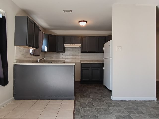 16325 Saint Louis Avenue, Markham, IL 60428