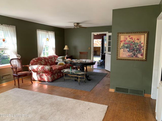 4609 Tween Rd, Louisville, KY 40207