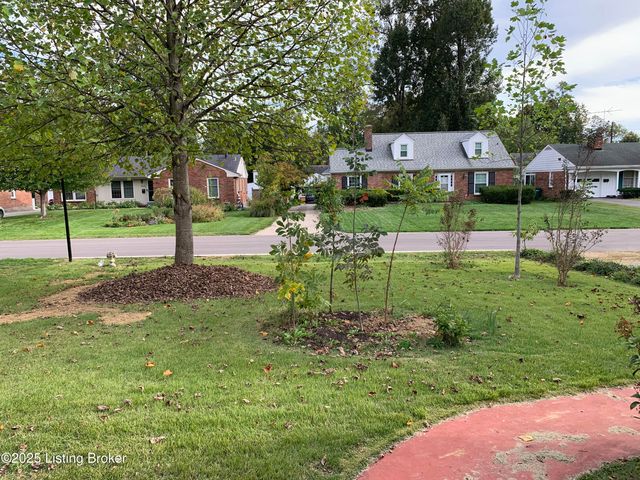 4609 Tween Rd, Louisville, KY 40207