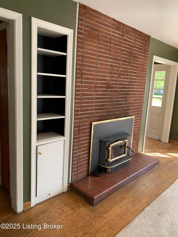 4609 Tween Rd, Louisville, KY 40207