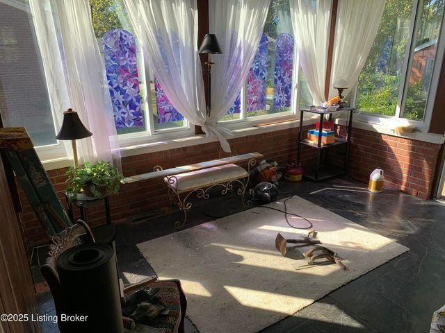 4609 Tween Rd, Louisville, KY 40207