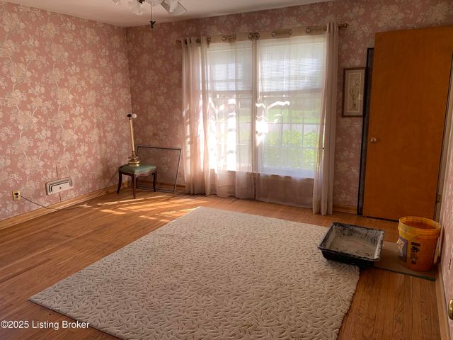 4609 Tween Rd, Louisville, KY 40207