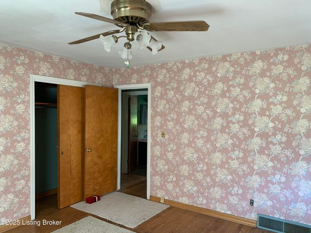 4609 Tween Rd, Louisville, KY 40207