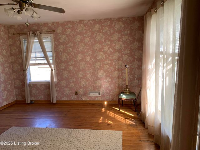 4609 Tween Rd, Louisville, KY 40207