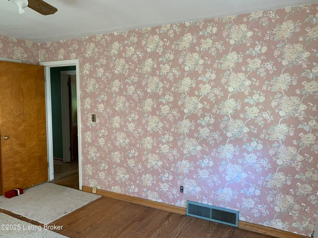 4609 Tween Rd, Louisville, KY 40207