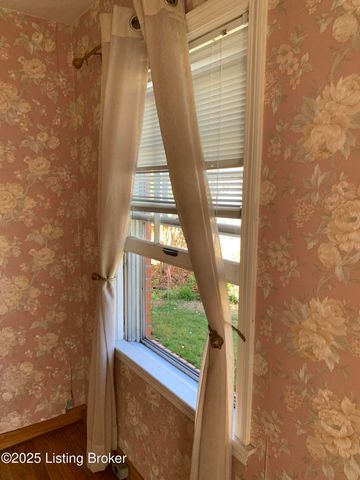 4609 Tween Rd, Louisville, KY 40207