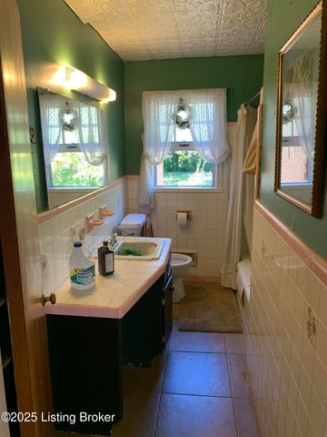 4609 Tween Rd, Louisville, KY 40207