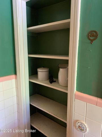 4609 Tween Rd, Louisville, KY 40207