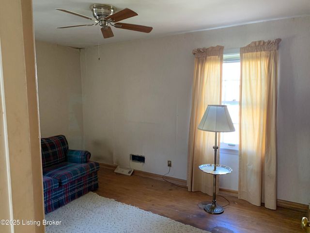 4609 Tween Rd, Louisville, KY 40207