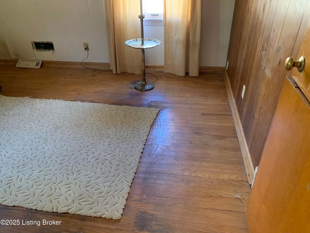 4609 Tween Rd, Louisville, KY 40207