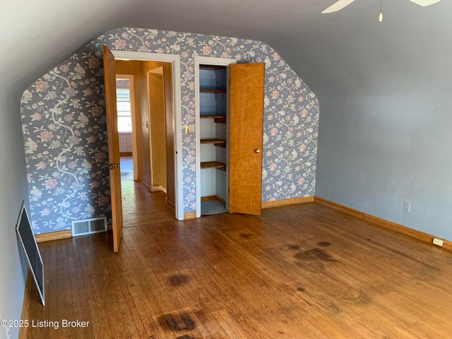 4609 Tween Rd, Louisville, KY 40207