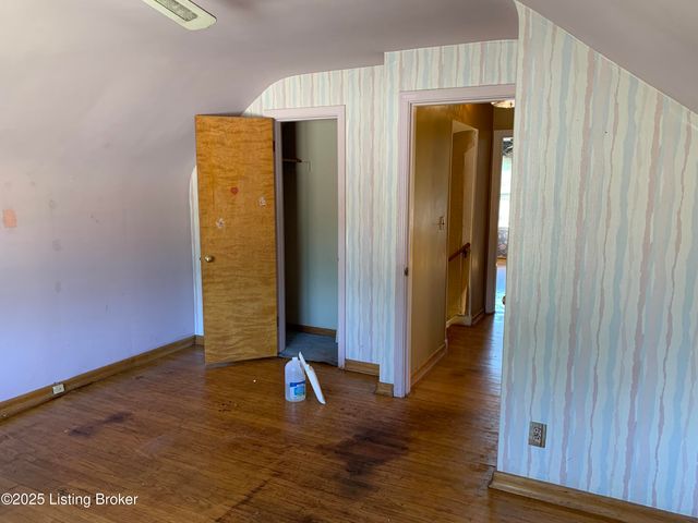 4609 Tween Rd, Louisville, KY 40207