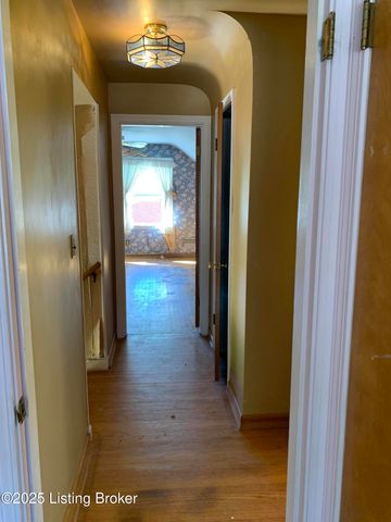 4609 Tween Rd, Louisville, KY 40207