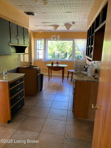 4609 Tween Rd, Louisville, KY 40207