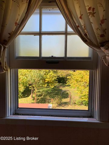 4609 Tween Rd, Louisville, KY 40207