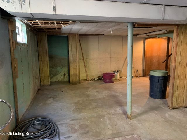 4609 Tween Rd, Louisville, KY 40207