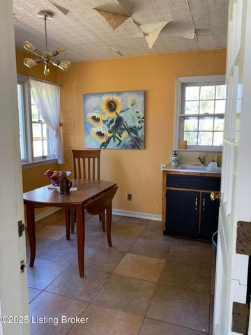 4609 Tween Rd, Louisville, KY 40207