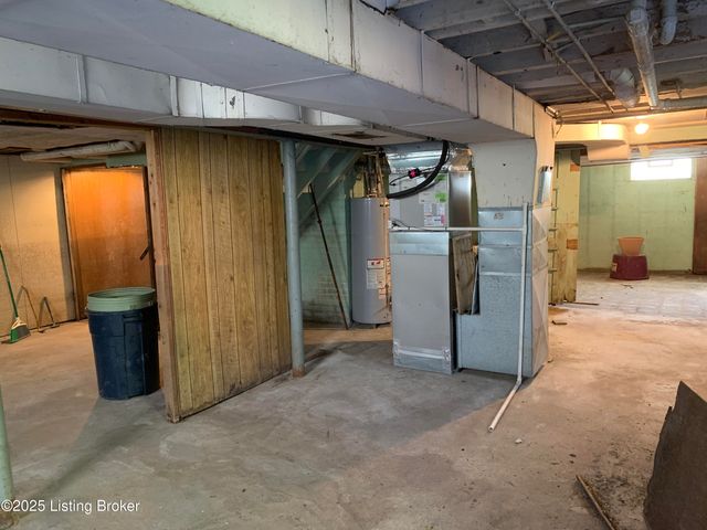 4609 Tween Rd, Louisville, KY 40207