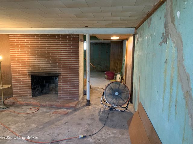 4609 Tween Rd, Louisville, KY 40207