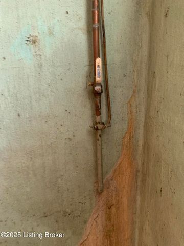 4609 Tween Rd, Louisville, KY 40207