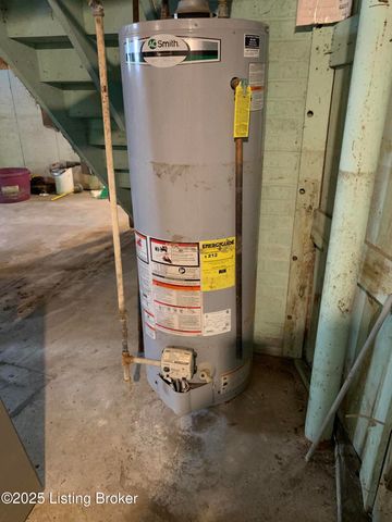 4609 Tween Rd, Louisville, KY 40207