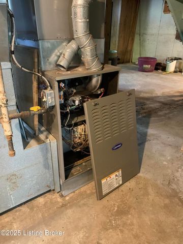 4609 Tween Rd, Louisville, KY 40207