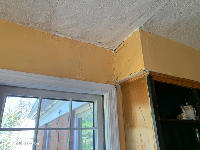 4609 Tween Rd, Louisville, KY 40207