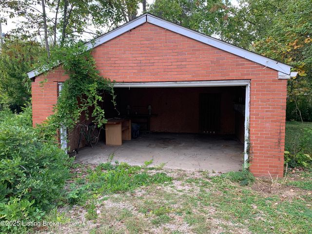 4609 Tween Rd, Louisville, KY 40207