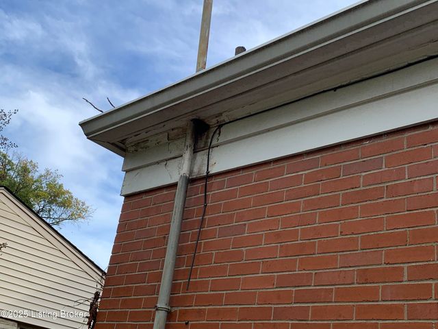 4609 Tween Rd, Louisville, KY 40207