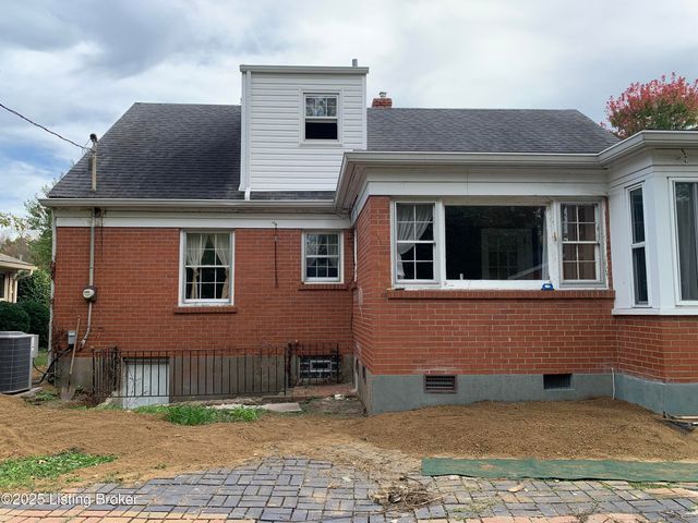 4609 Tween Rd, Louisville, KY 40207