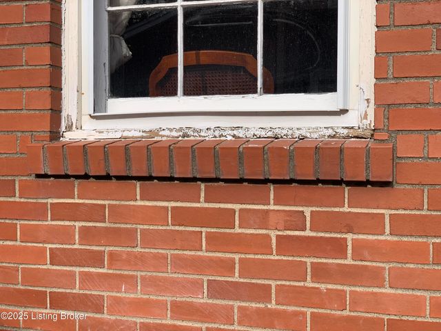 4609 Tween Rd, Louisville, KY 40207