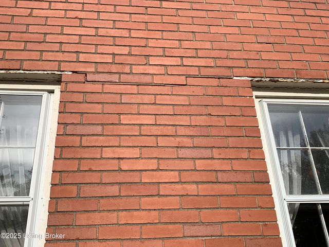 4609 Tween Rd, Louisville, KY 40207