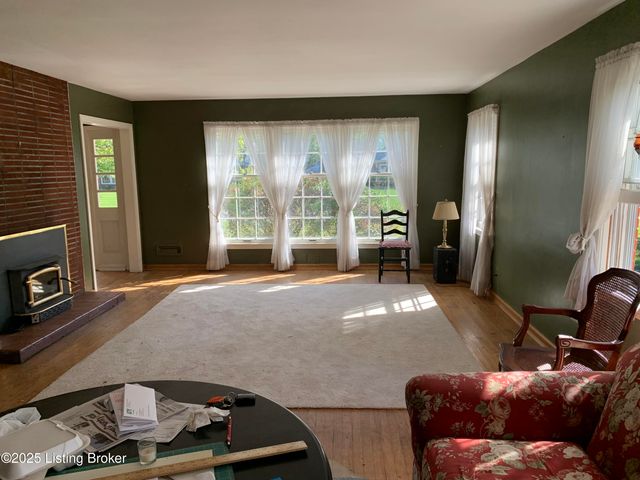 4609 Tween Rd, Louisville, KY 40207