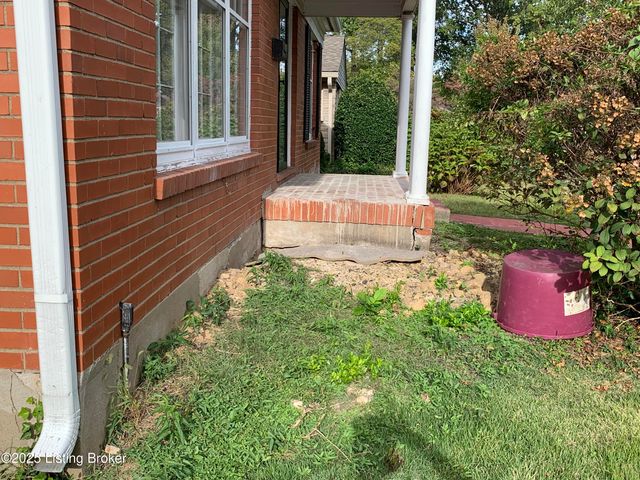 4609 Tween Rd, Louisville, KY 40207