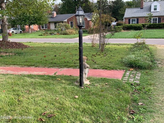 4609 Tween Rd, Louisville, KY 40207